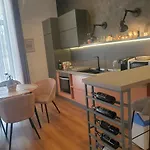Stylish Two Bedroom House With Private Pool فيلة