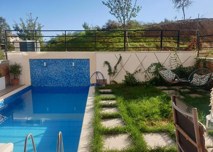 וילה Stylish Two Bedroom House With Private Pool טיראנה