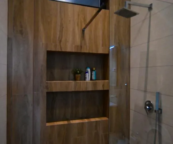 Stylish Two Bedroom House With Private Pool וילה *