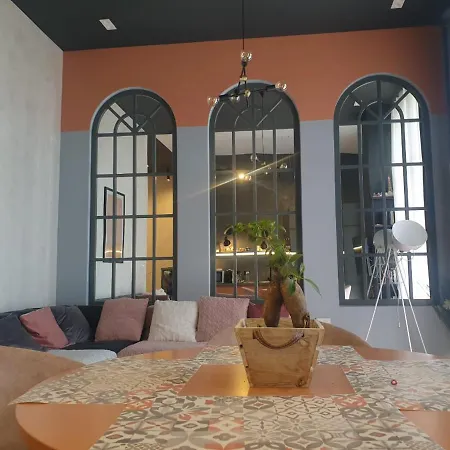 فيلة Stylish Two Bedroom House With Private Pool تيرانا