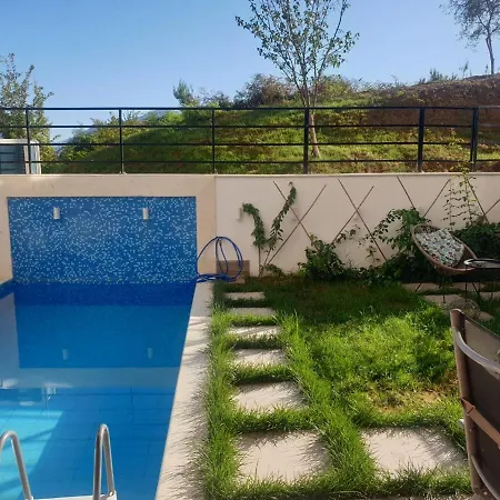 فيلة Stylish Two Bedroom House With Private Pool تيرانا