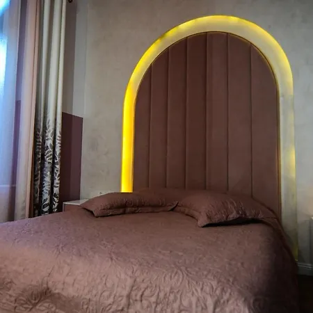 Stylish Two Bedroom House With Private Pool 别墅 地拉那